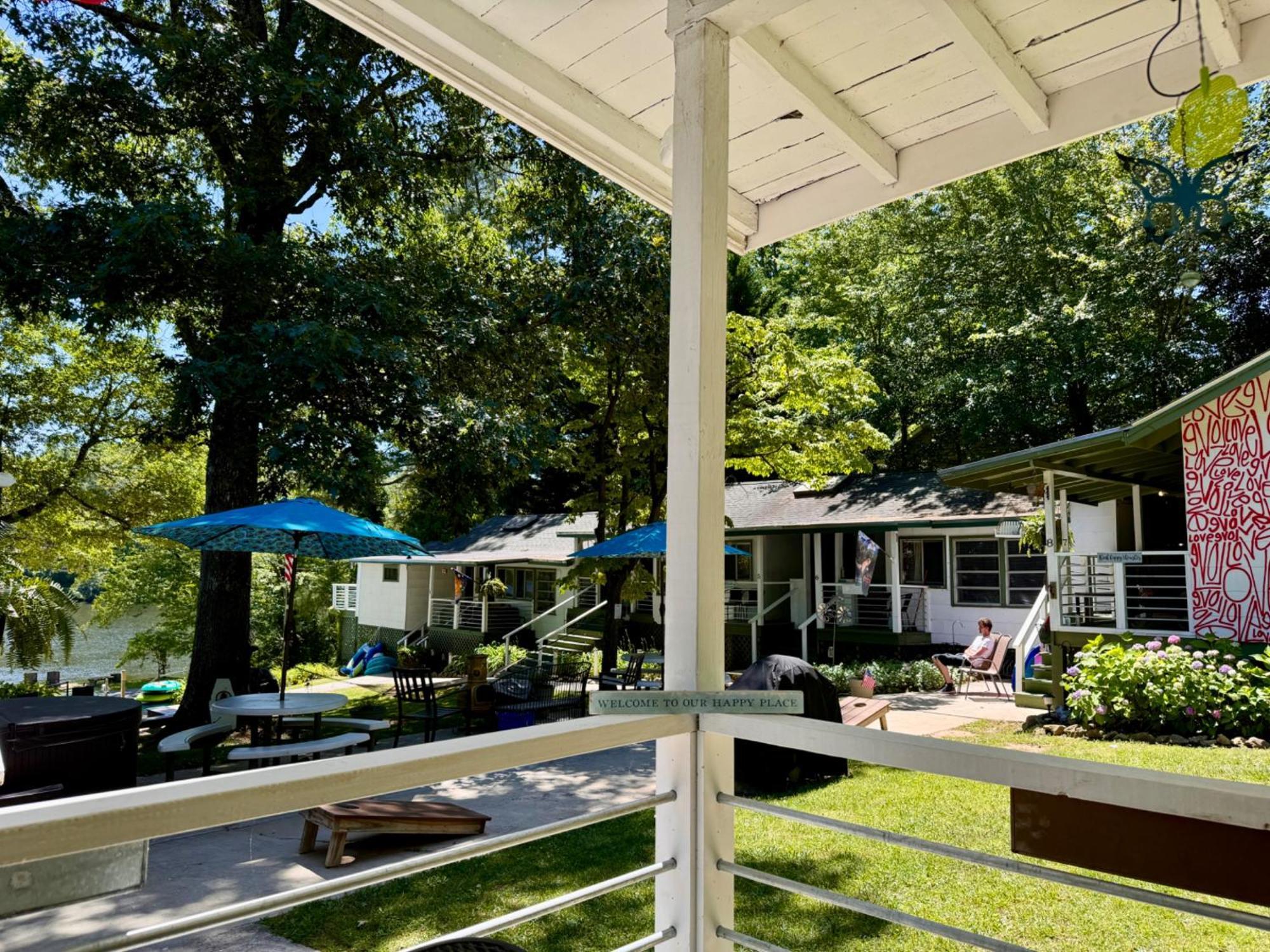 הנדרסונוויל Mountain Lake Cottages מראה חיצוני תמונה