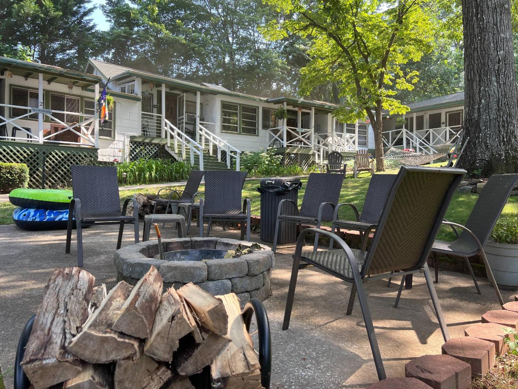 הנדרסונוויל Mountain Lake Cottages מראה חיצוני תמונה