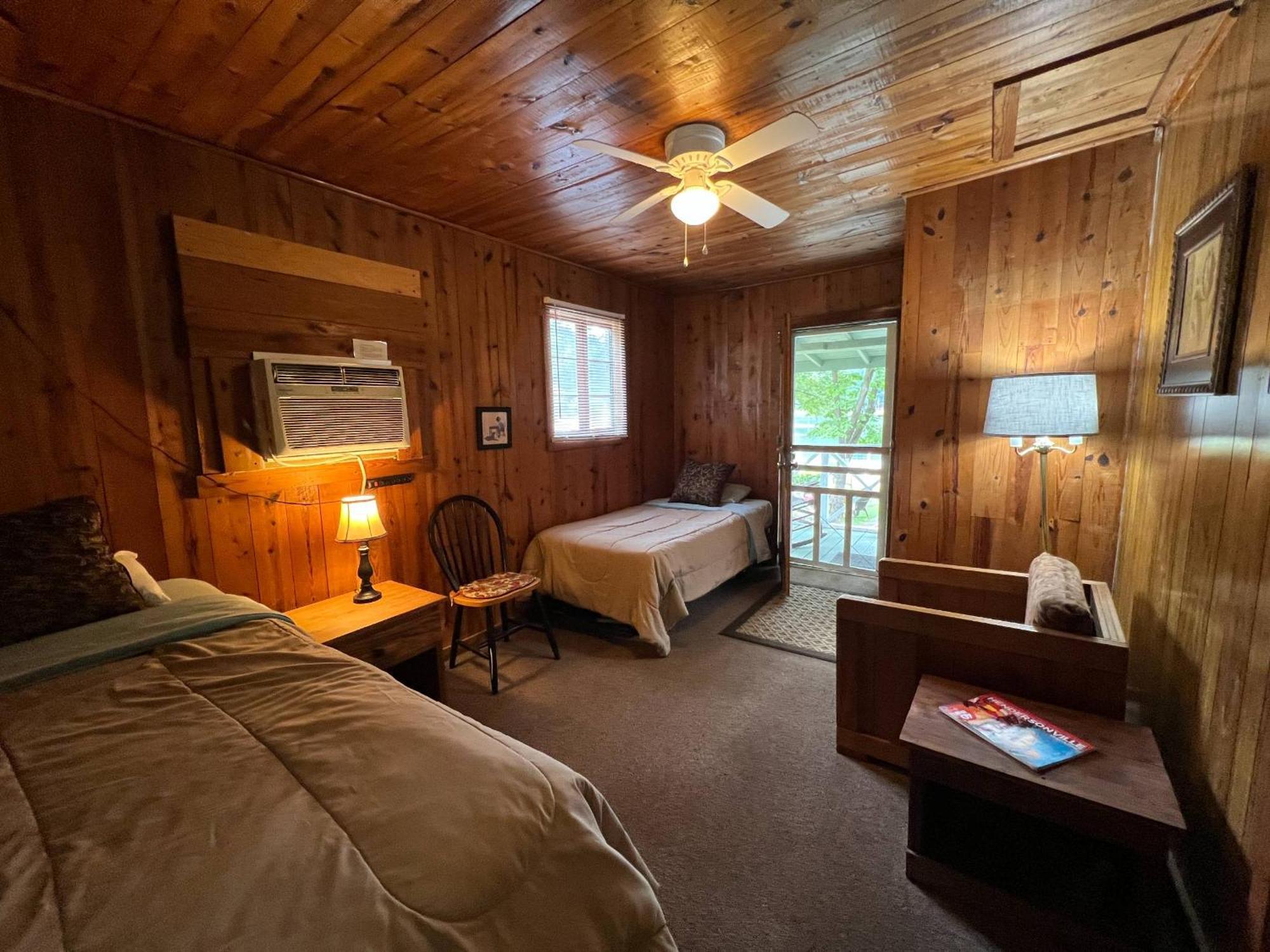 הנדרסונוויל Mountain Lake Cottages מראה חיצוני תמונה