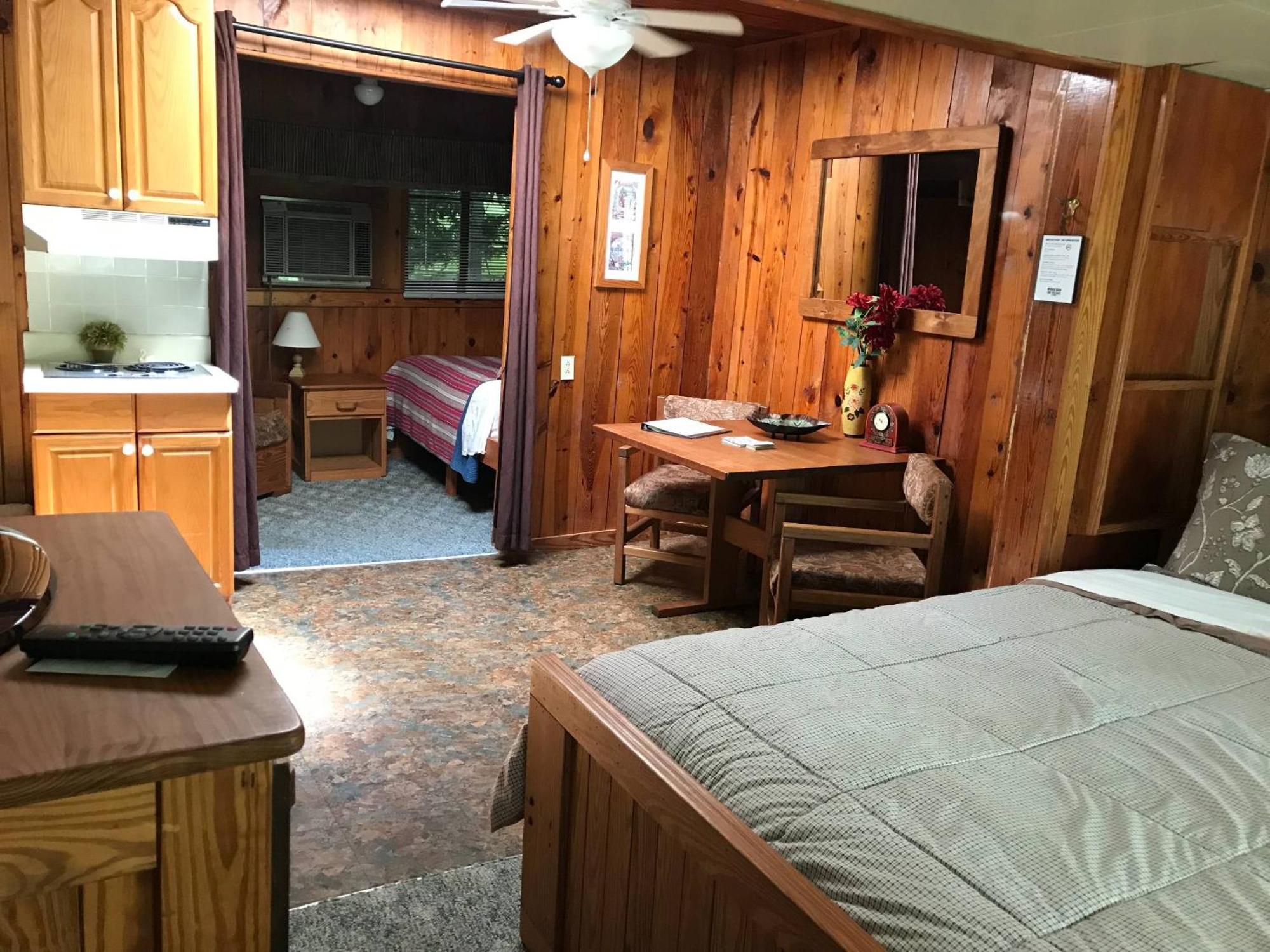 הנדרסונוויל Mountain Lake Cottages מראה חיצוני תמונה