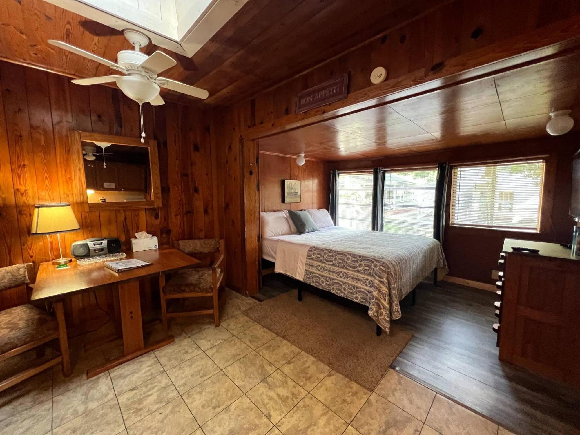 הנדרסונוויל Mountain Lake Cottages מראה חיצוני תמונה