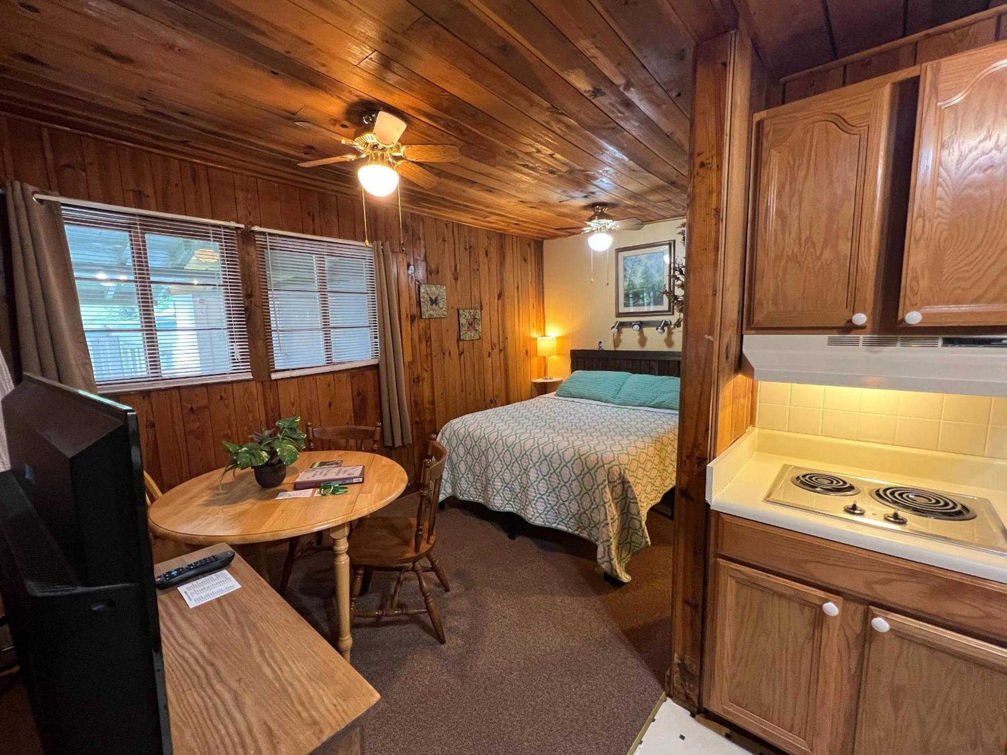 הנדרסונוויל Mountain Lake Cottages מראה חיצוני תמונה