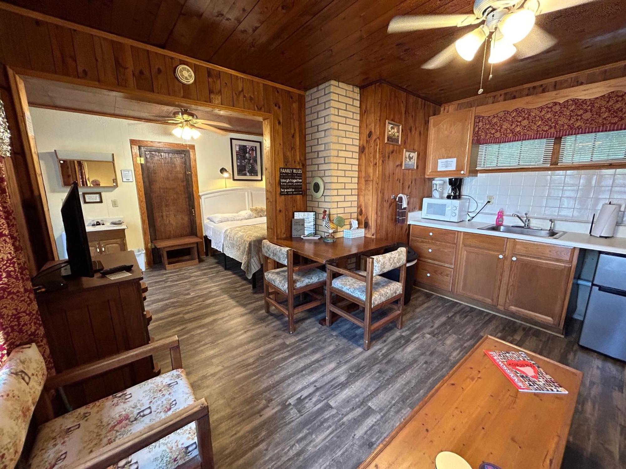הנדרסונוויל Mountain Lake Cottages מראה חיצוני תמונה