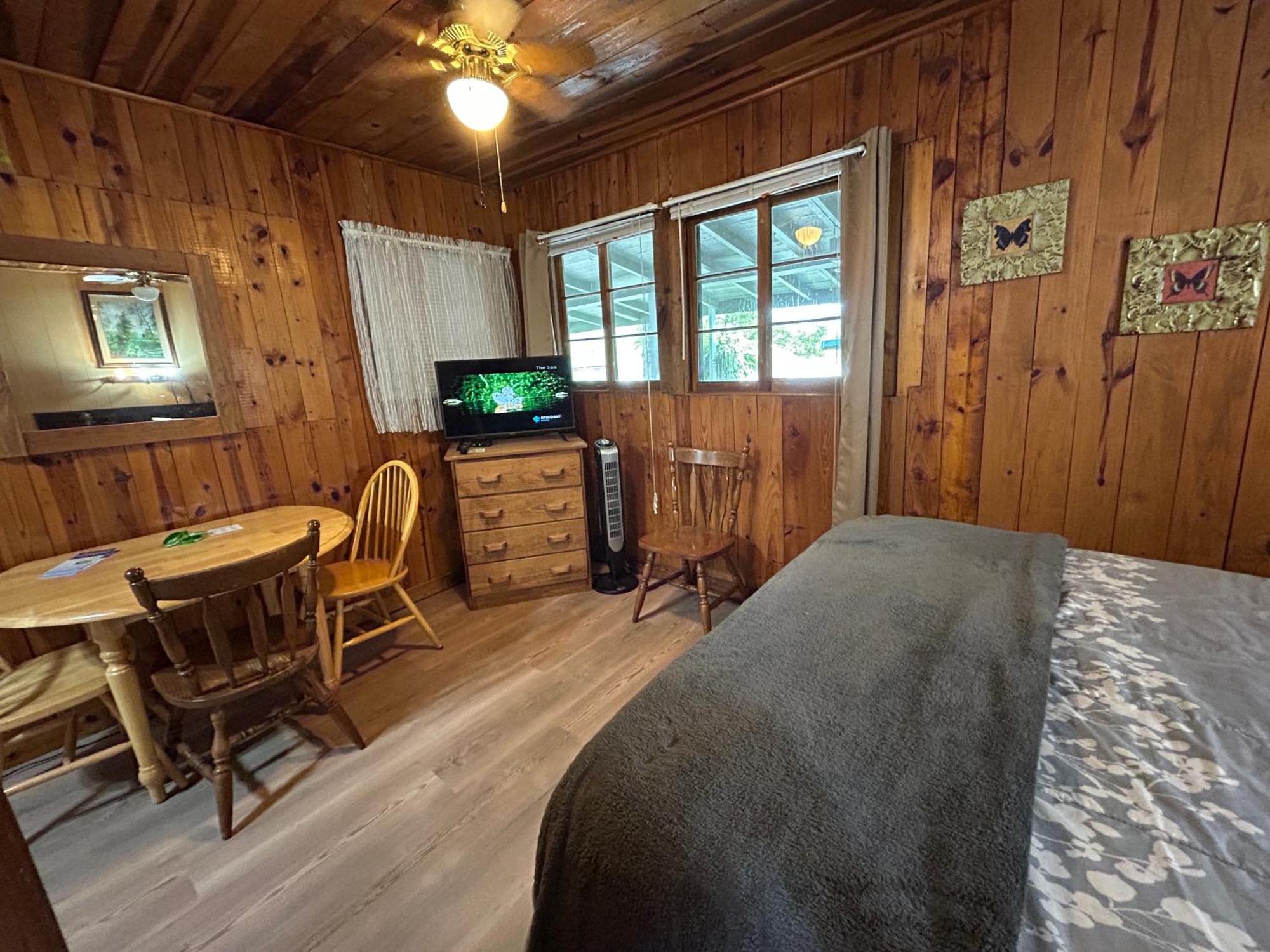 הנדרסונוויל Mountain Lake Cottages מראה חיצוני תמונה